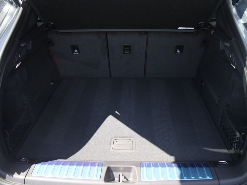 More views of Porsche Macan
