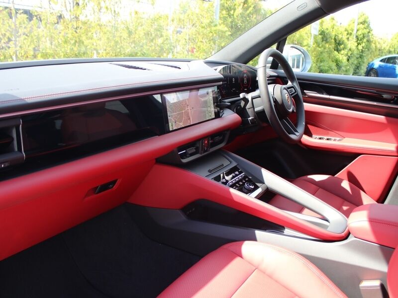 More views of Porsche Macan