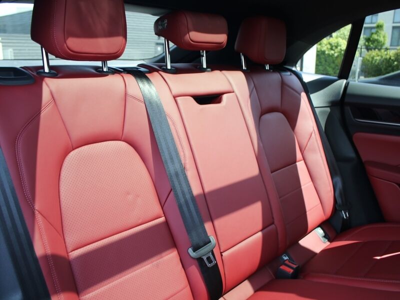 More views of Porsche Macan