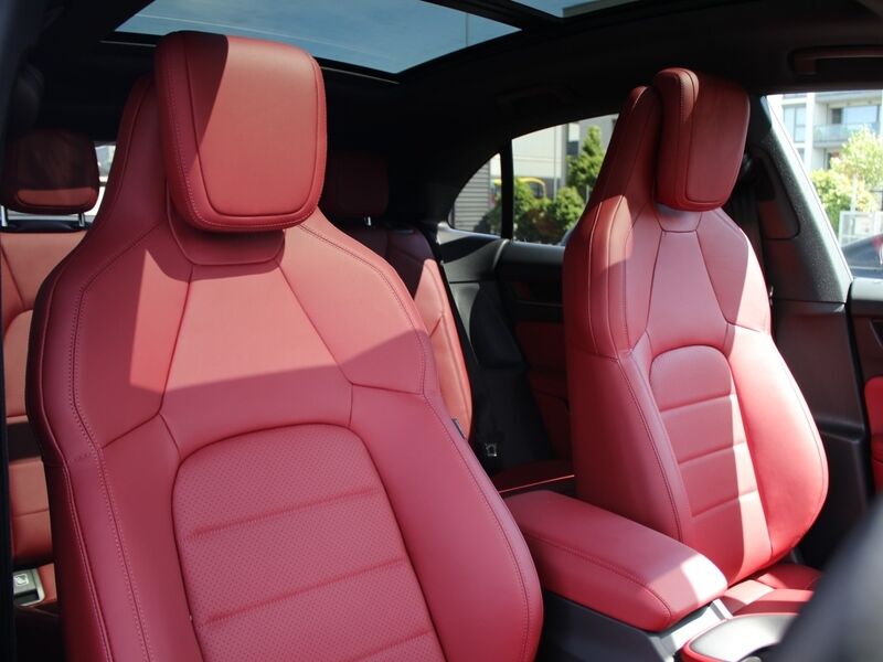 More views of Porsche Macan