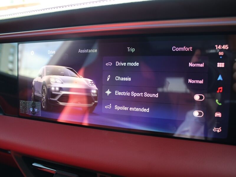 More views of Porsche Macan