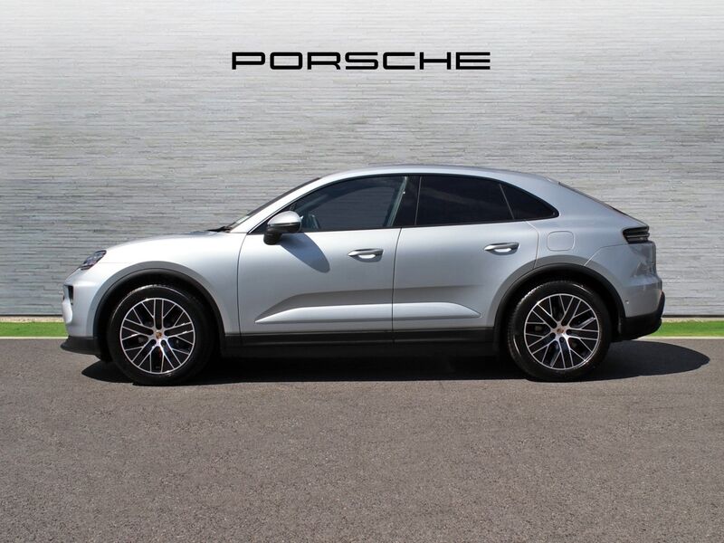 More views of Porsche Macan