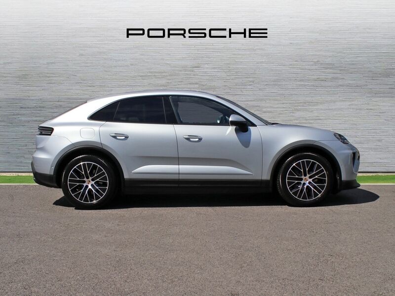 More views of Porsche Macan