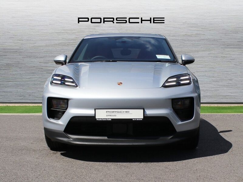 More views of Porsche Macan