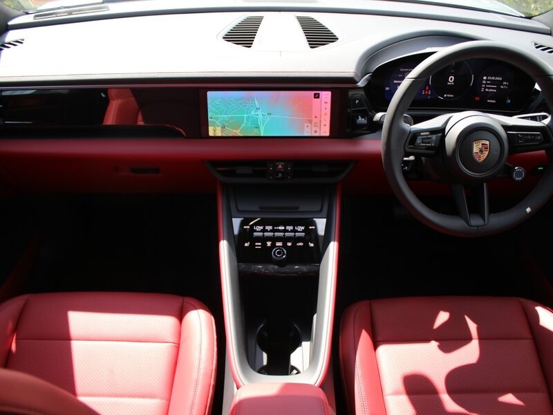 More views of Porsche Macan