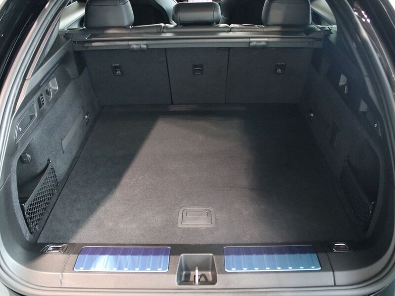 More views of Porsche Cayenne