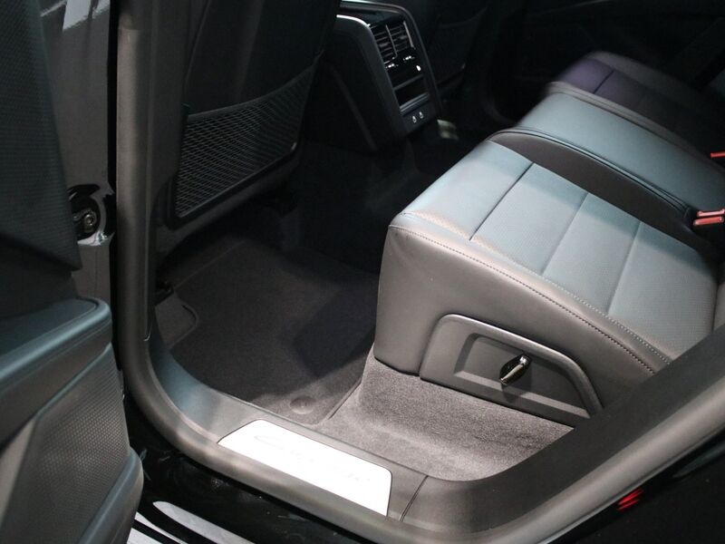 More views of Porsche Cayenne