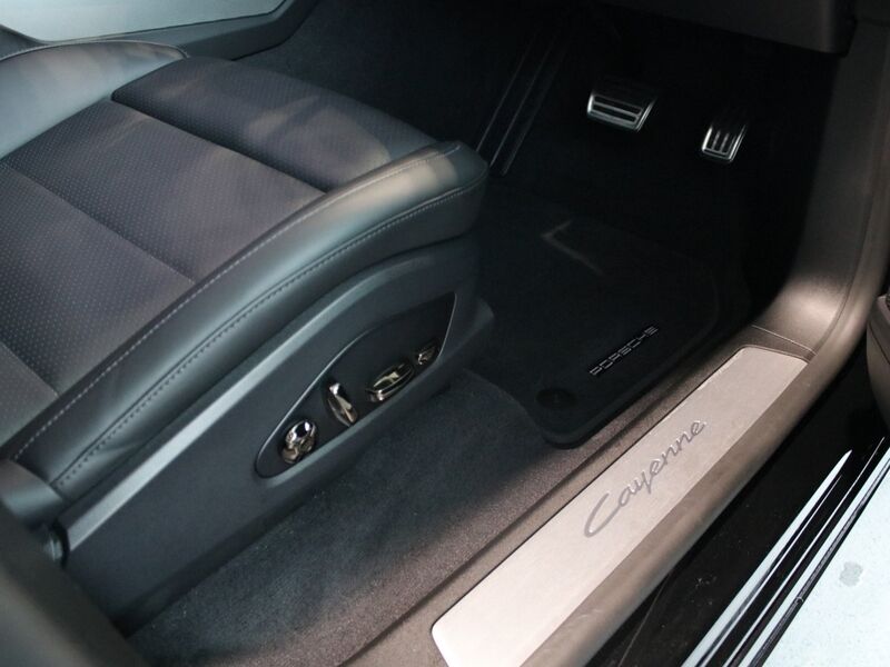 More views of Porsche Cayenne