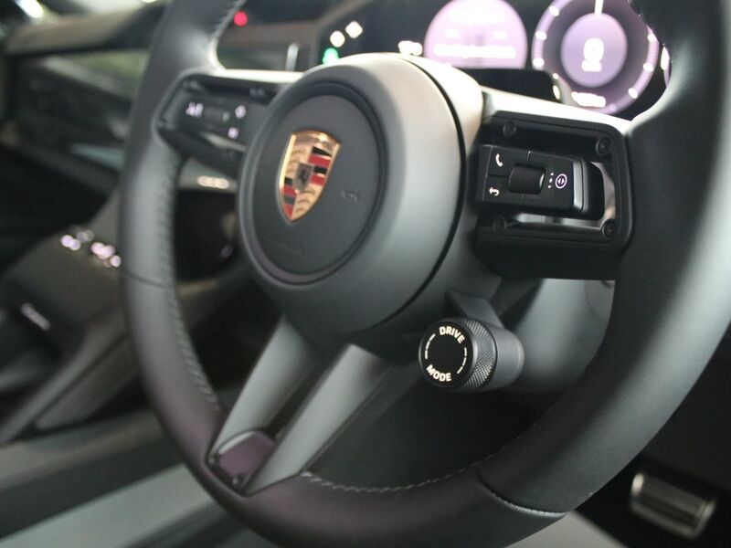 More views of Porsche Cayenne