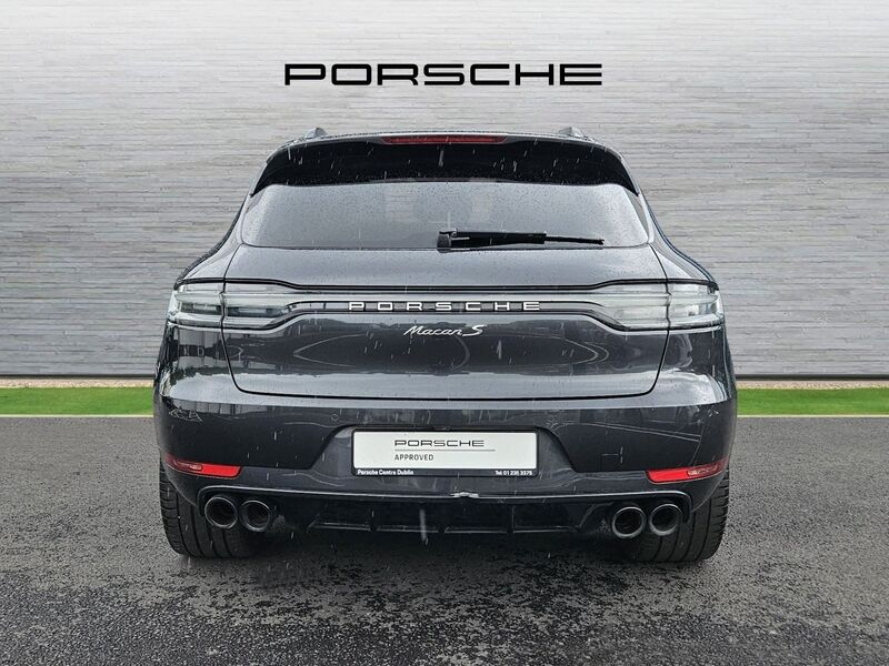 More views of Porsche Macan