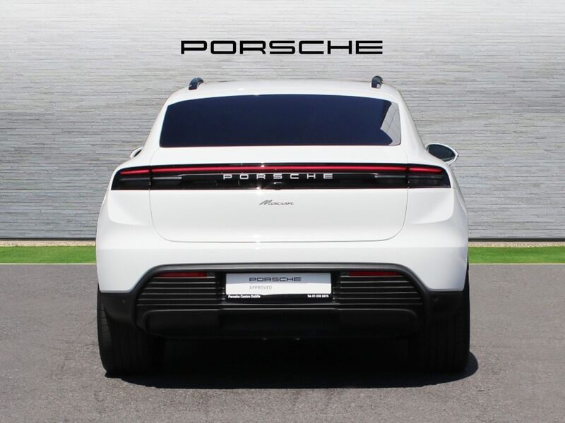 More views of Porsche Macan