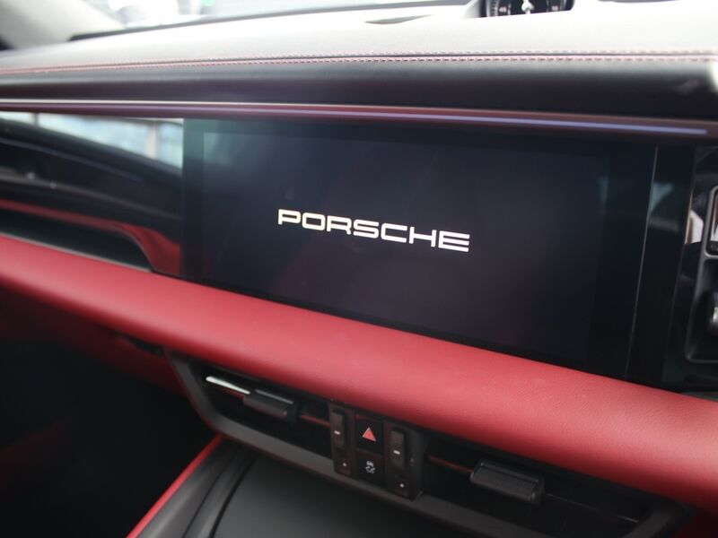 More views of Porsche Macan