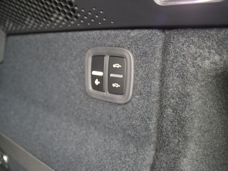 More views of Porsche Macan