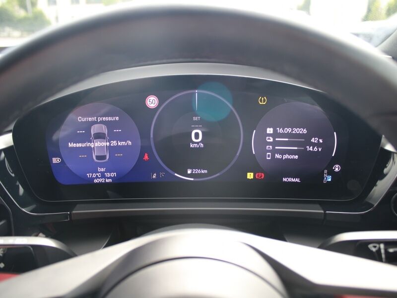 More views of Porsche Macan