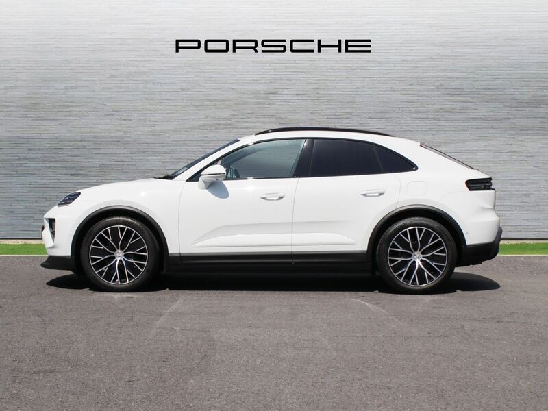 More views of Porsche Macan