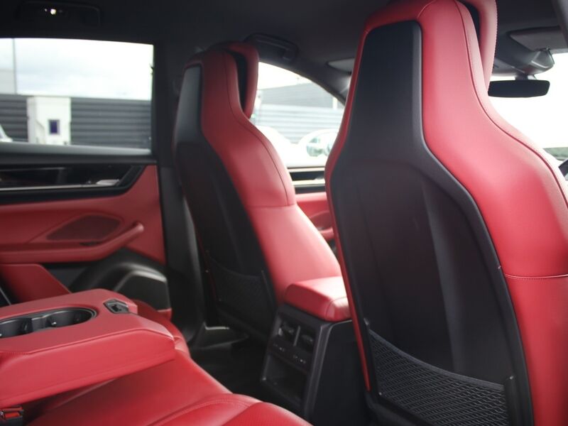 More views of Porsche Macan