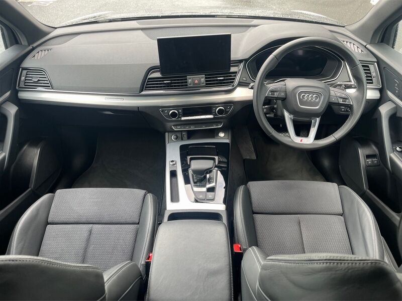 More views of Audi Q5