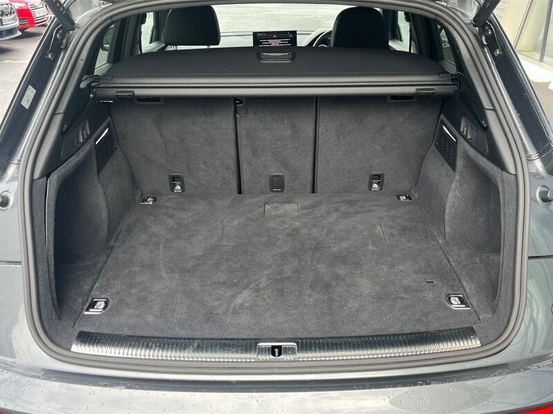 More views of Audi Q5