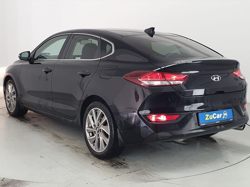 More views of Hyundai i30