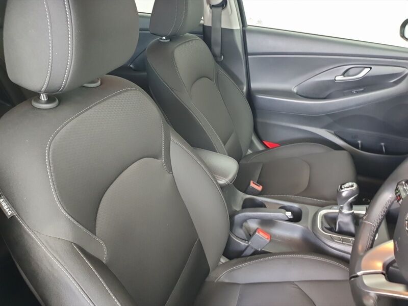 More views of Hyundai i30