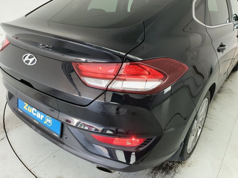 More views of Hyundai i30