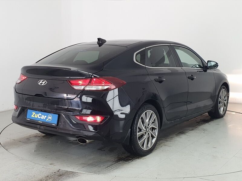 More views of Hyundai i30