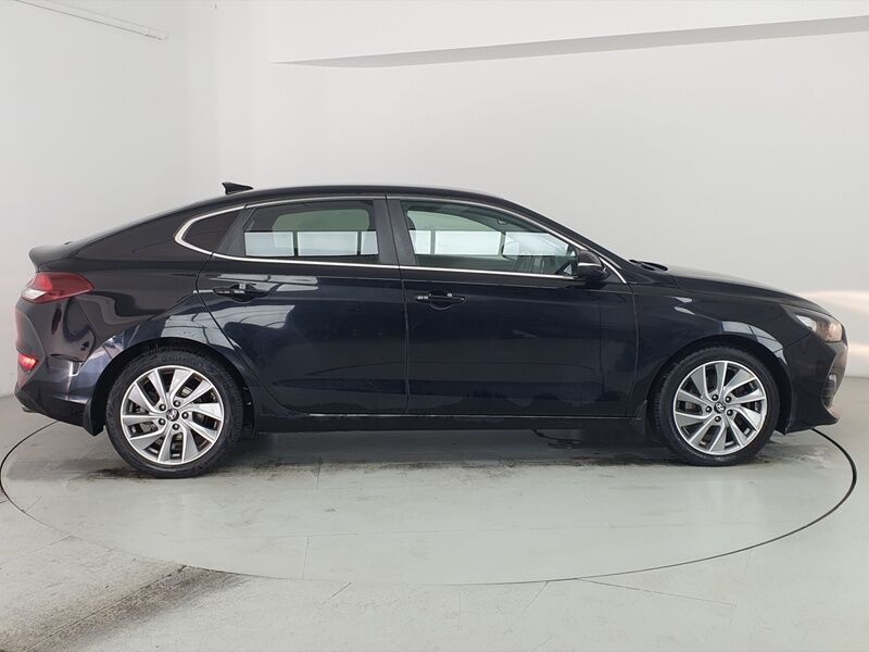 More views of Hyundai i30