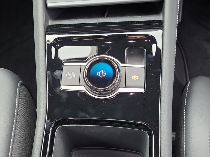More views of Volkswagen Tayron