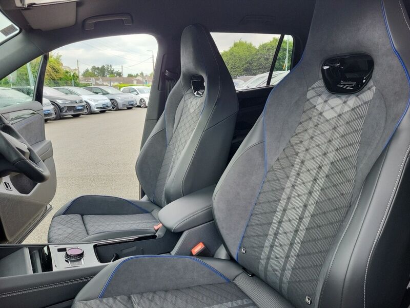 More views of Volkswagen Tayron