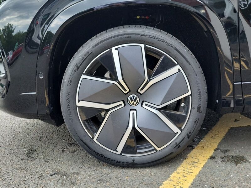 More views of Volkswagen Tayron