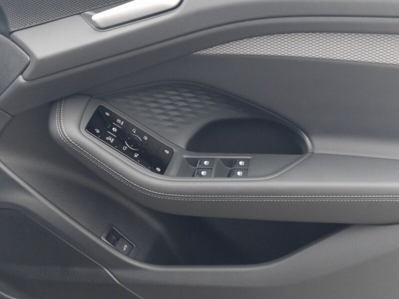 More views of Audi A6