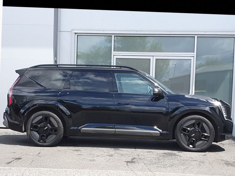 More views of Kia EV9