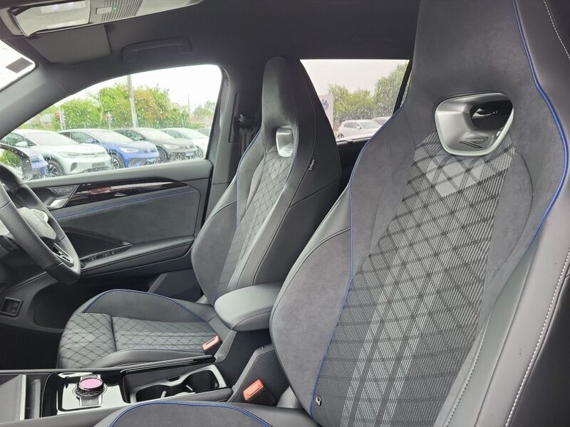More views of Volkswagen Tayron