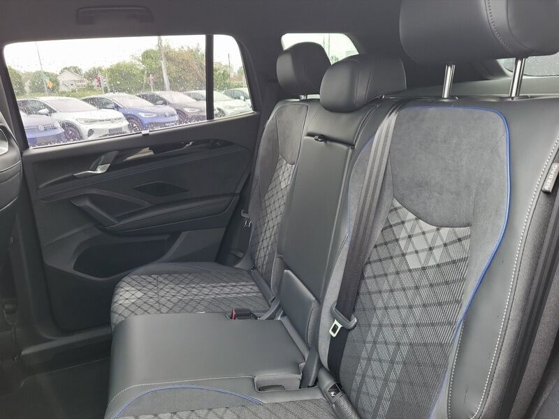 More views of Volkswagen Tayron