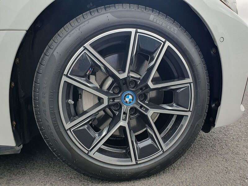 More views of BMW i4