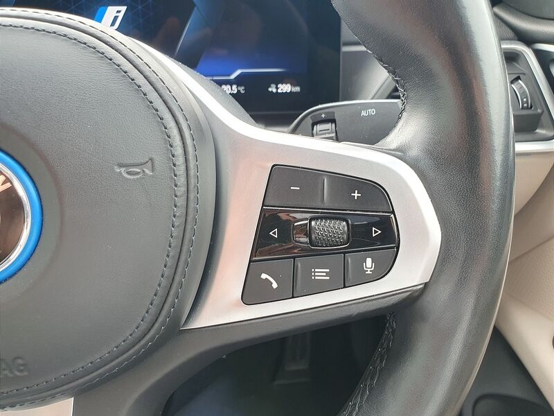 More views of BMW i4