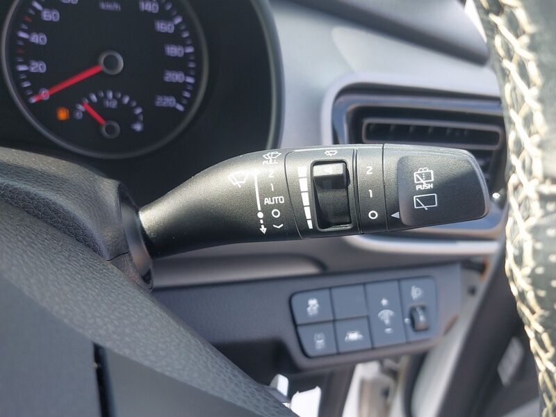 More views of Kia Stonic