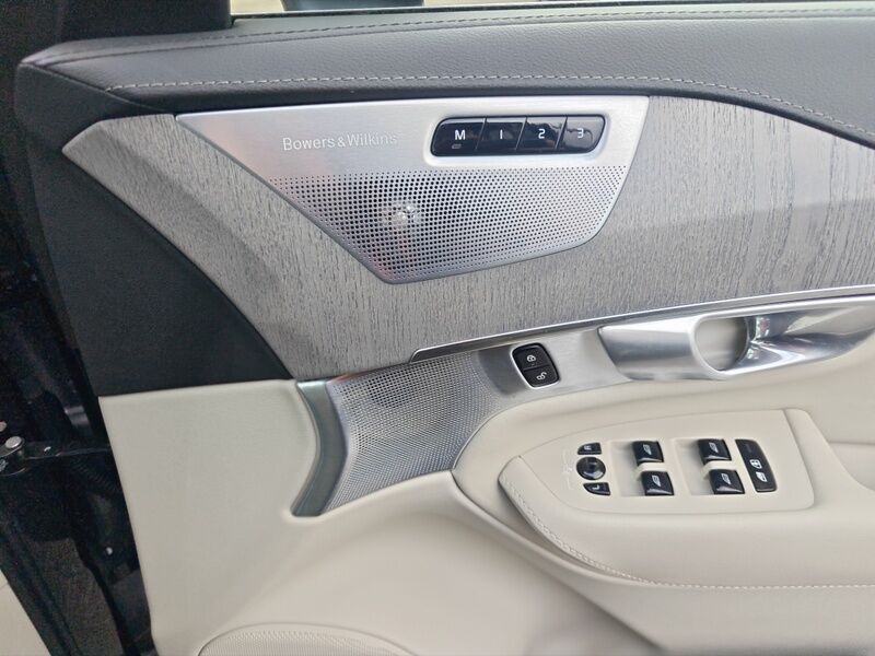 More views of Volvo XC90