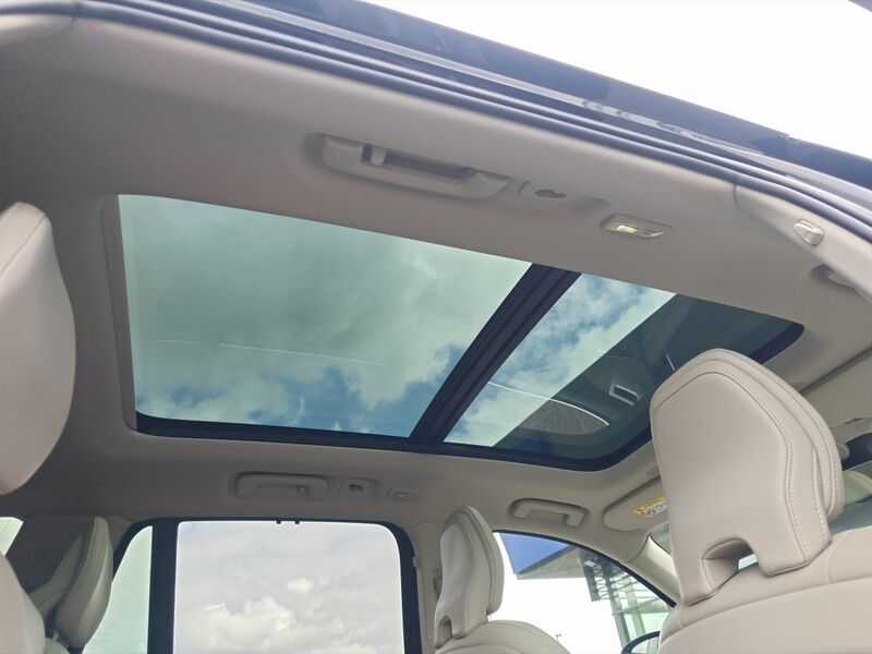 More views of Volvo XC90
