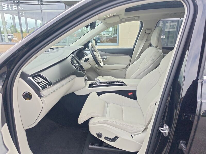 More views of Volvo XC90