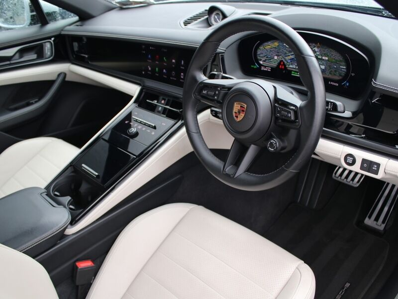 More views of Porsche Panamera