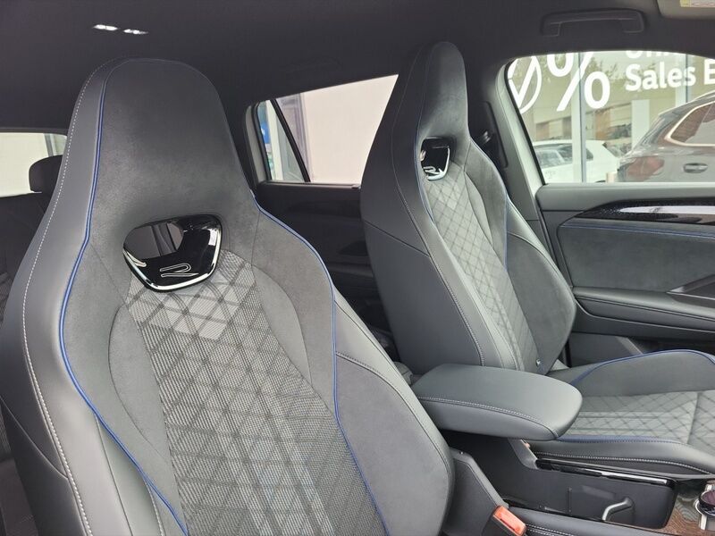 More views of Volkswagen Tayron
