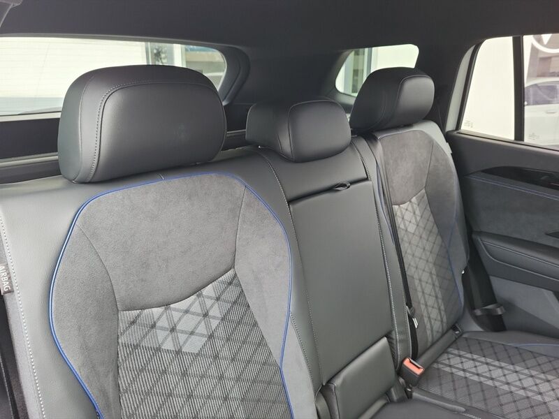 More views of Volkswagen Tayron