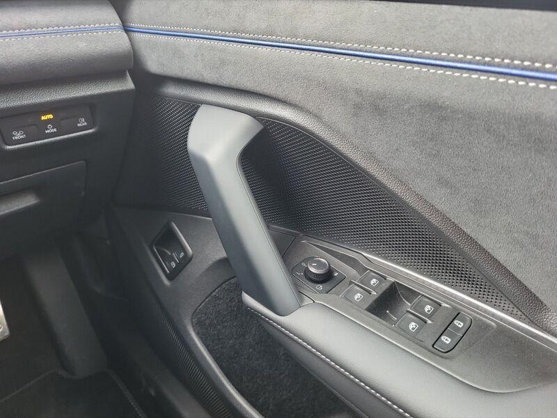 More views of Volkswagen Tayron
