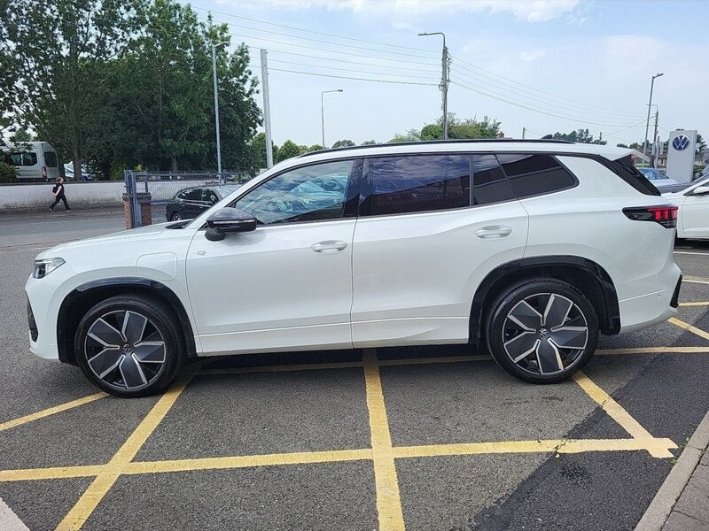 More views of Volkswagen Tayron