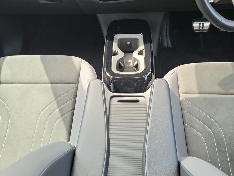 More views of Volkswagen ID.4