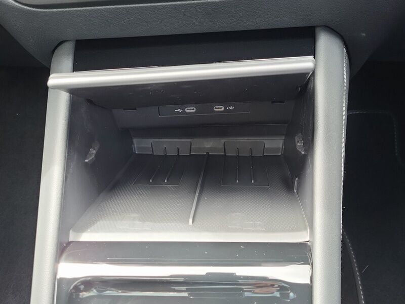 More views of Volkswagen Tayron