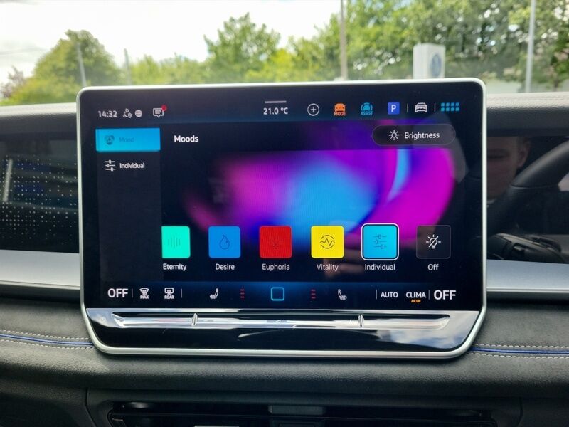 More views of Volkswagen Tayron