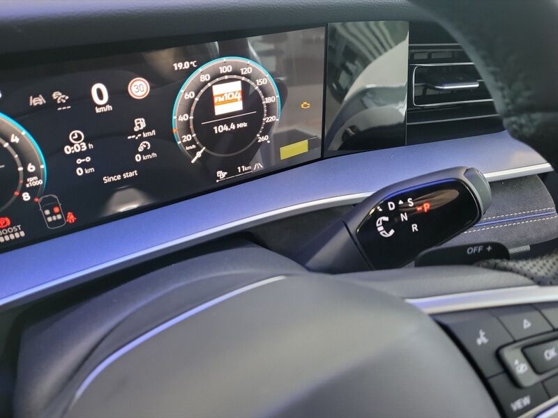 More views of Volkswagen Tayron