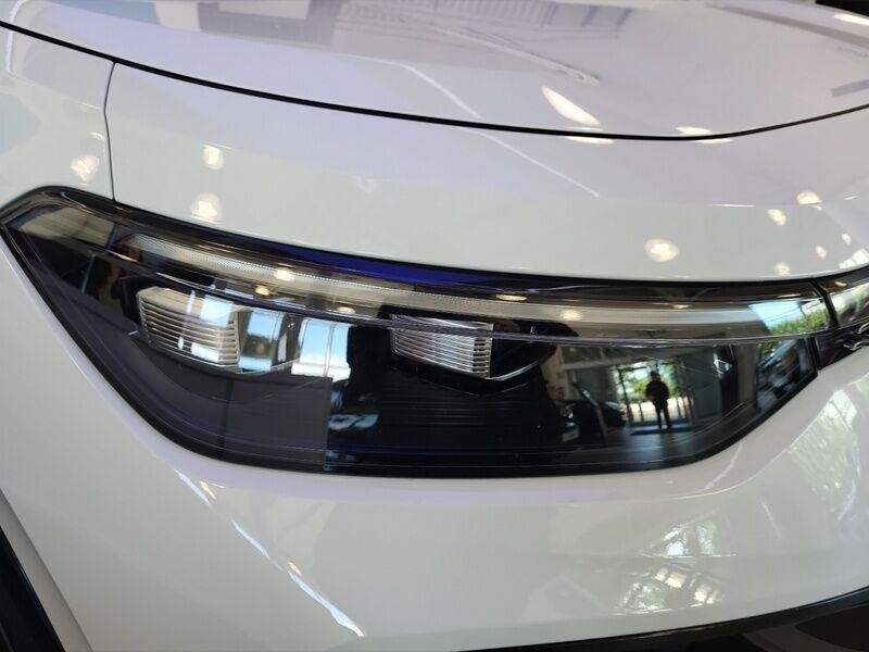 More views of Volkswagen Tayron